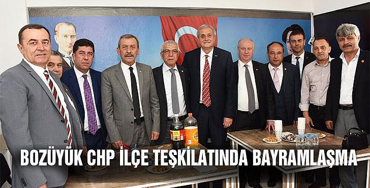 BOZÜYÜK CHP İLÇE TEŞKİLATINDA BAYRAMLAŞMA